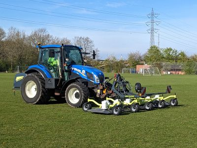FM4 bakmonterad på Knegt elektrisk traktor