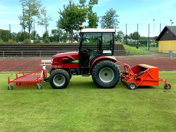 Thatch Attack, frontmonterad Spin-Rake 200, elektriska Knegt 404G2E och Idamco TurfCleaner